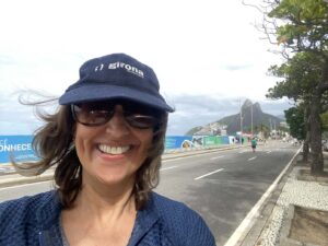 Girona na cabeça e o coração no RJ