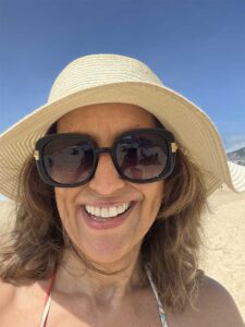 Domingo, novembro 2022 - Caminhada pela orla Ipanema e Leblon e, depois, Sol na areia com direito a mate com limão acompanhado de biscoito Globo