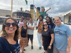 Visita guiada por mim para alunos e seus familiares do ProfHistoria (disciplina optativa Cidade, Patrimônio Urbano e Ensino de História) de pelo centro do RJ em 17 de dezembro (sábado) e passeio marítimo pela Baía da Guanabara. Fantástico!!!