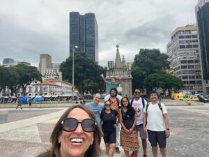 Visita guiada por mim para alunos e seus familiares do ProfHistoria (disciplina optativa Cidade, Patrimônio Urbano e Ensino de História) de pelo centro do RJ em 17 de dezembro (sábado) e passeio marítimo pela Baía da Guanabara. Fantástico!!!