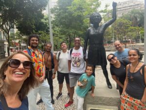 Visita guiada por mim para alunos e seus familiares do ProfHistoria (disciplina optativa Cidade, Patrimônio Urbano e Ensino de História) de pelo centro do RJ em 17 de dezembro (sábado) e passeio marítimo pela Baía da Guanabara. Fantástico!!!