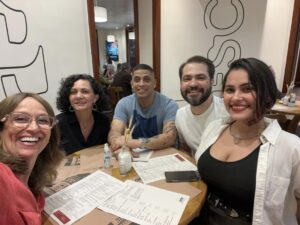 Confraternização com Letícia, Lincoln, Yllan e Thais no SESC Flamengo com muita cumplicidade e afeto em 20 de dezembro. Adoro!!!