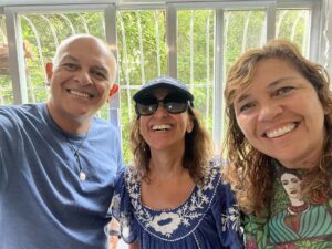 Na companhia de Simone e Marcelo em Copacabana. # UERJ na veia #