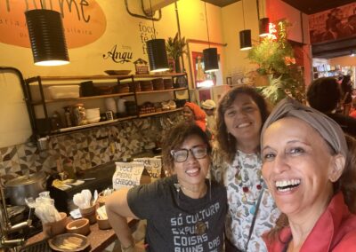 Trio divertido, Simone Lessa e eu na companhia da gerente proprietária do Restaurante Angurmê, a Malu ( Maria Júlia)