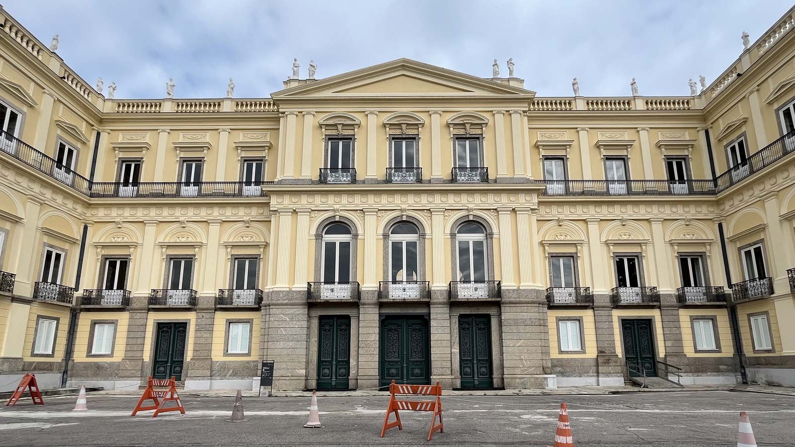 Fachada restaurada do Museu Nacional